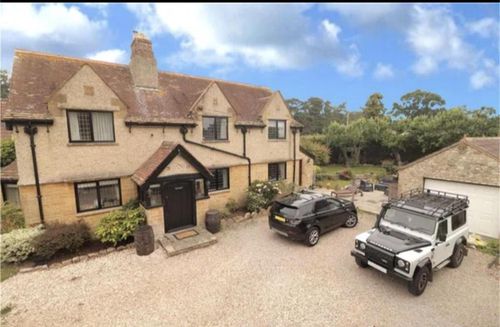 Yeovil Places to Stay and Lodgings cozycozy