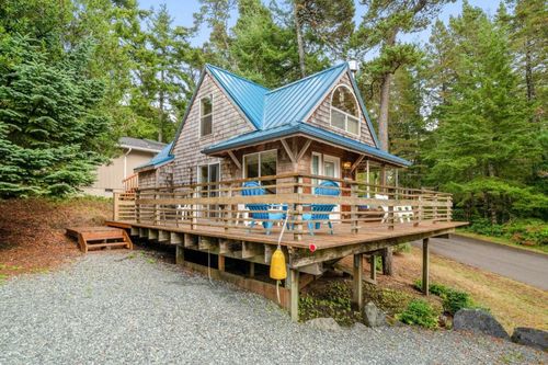 Manzanita Vacation Rentals and Airbnb cozycozy