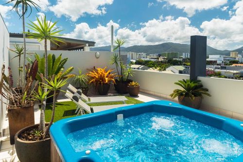 696 Cairns Short Term and Weekly Rentals cozycozy