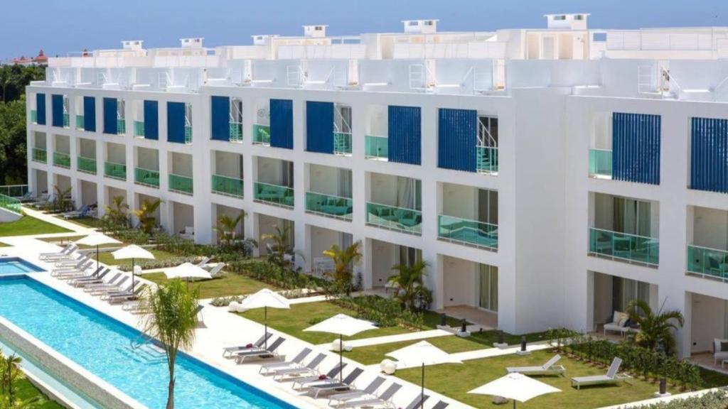Cana Rock Condos Infinity Pool & Beach Suites - Punta Cana