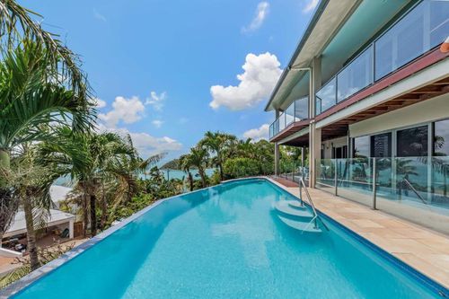 Hayman Island Villas and Holiday homes Best Deals on cozycozy