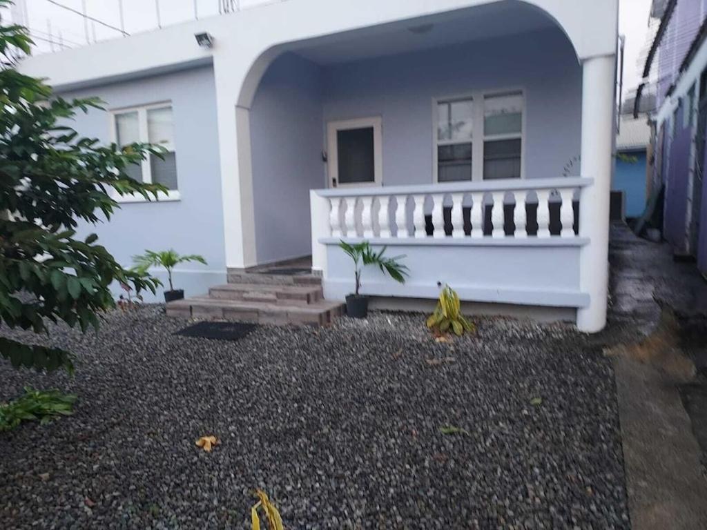 Cheerful 3 Bedroom Home With Easy Access To Beach, Rivers And Local Living. - Dominique