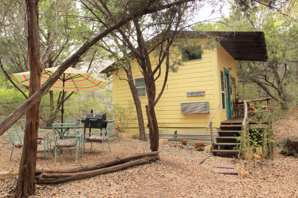The Mexico Cabin At Creekside Camp & Cabins - Texas