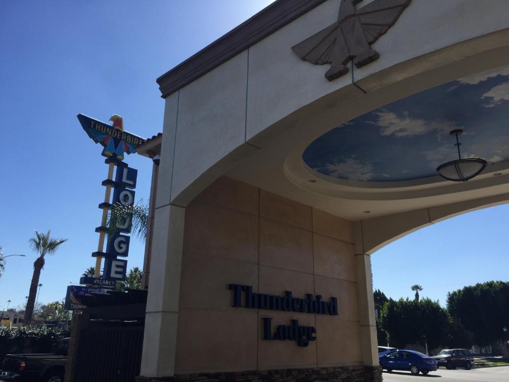 Thunderbird Lodge - San Bernardino
