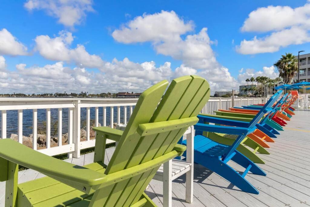 Beachy Daze-waterfront - Wifi - Heated Pool - Tampa, FL