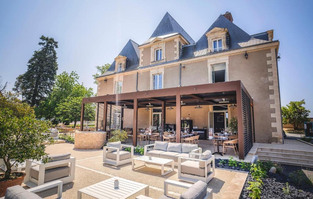 Hôtel & Restaurant - Le Manoir Des Cèdres - Piscine Chauffée Et Climatisation - Fleurac
