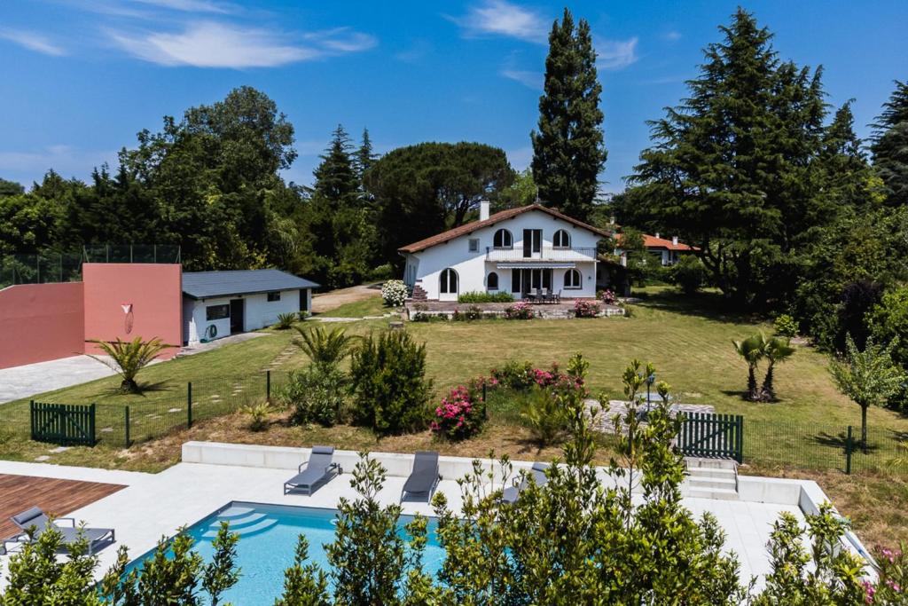 Chistera - Rent A House With Heated Swimming Pool And Garden In Urrugne - Saint-Jean-de-Luz