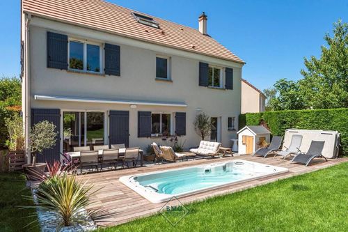 Villa in Boulevard de Parc at the Best Price cozycozy