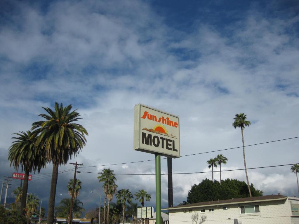 Sunshine Motel - Lake Arrowhead, CA