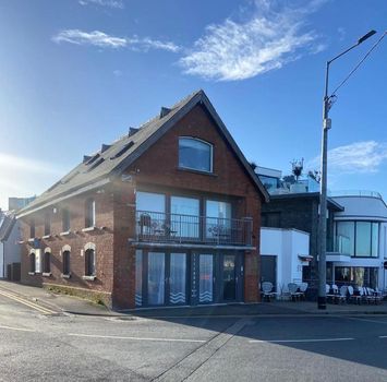 Lusk Apartments and Condos For Rent cozycozy