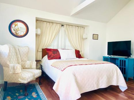 Salem, MA Holiday Rentals and Airbnb cozycozy