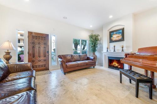 Huntington Beach Vacation Rentals and Airbnb cozycozy