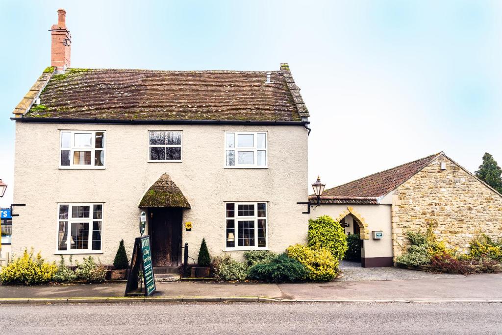 The Half Moon Inn and Country lodge - Yeovil