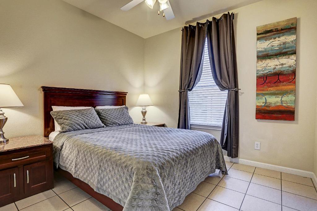 Villa Corporate 2 Bedroom Suite Furnished Condo - Houston, TX