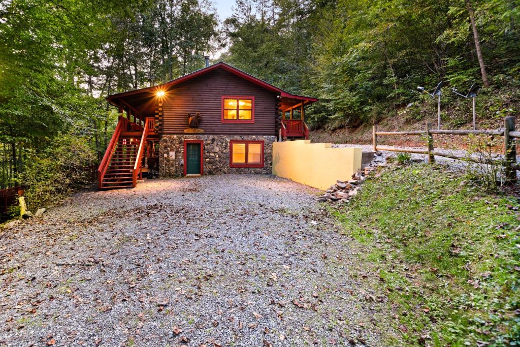 4 Bed 3 Bath Vacation Home In Sylva - United States