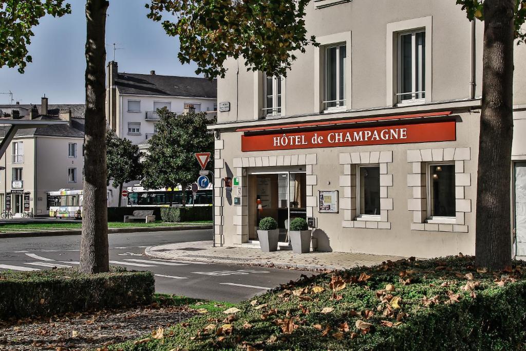 Hôtel De Champagne - Maine-et-Loire