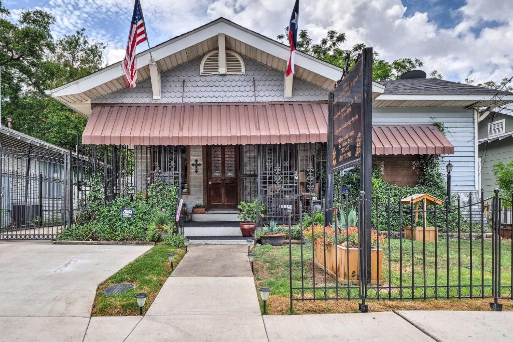Romantic Villa With Courtyard, 2 Blocks To Riverwalk - Texas