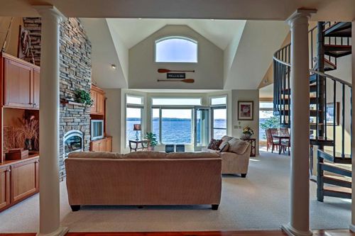 Cayuga Lake Vacation Rentals and Airbnb cozycozy