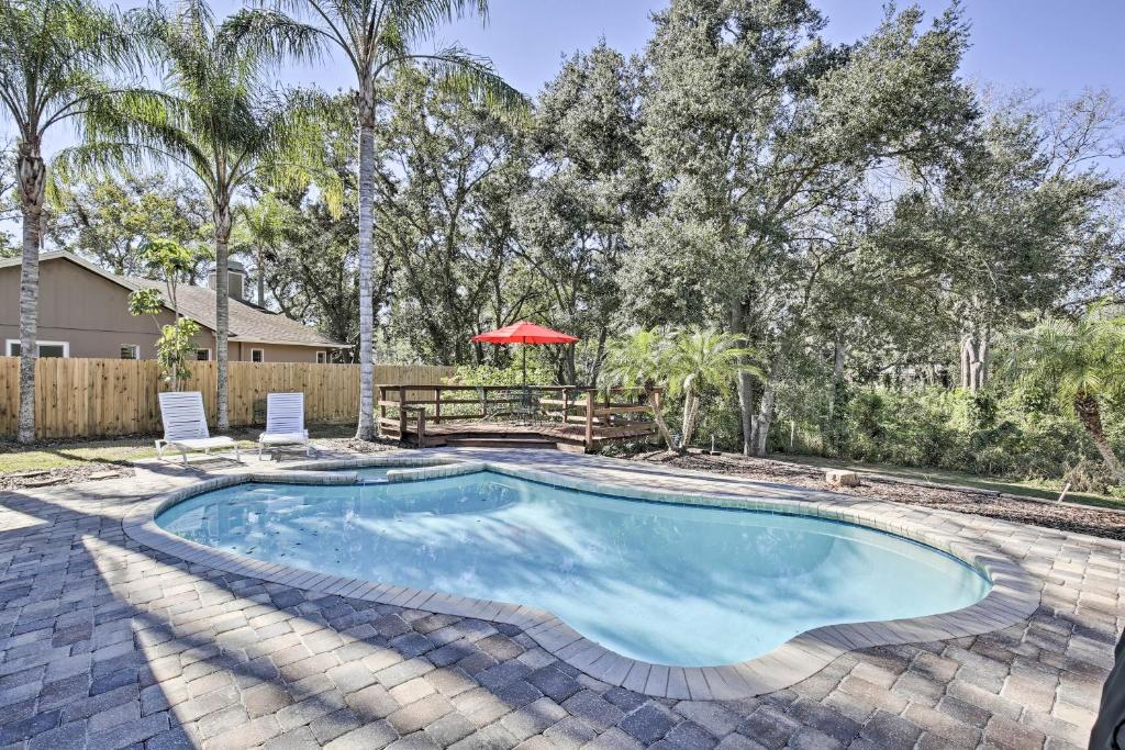 Pet-friendly Home With Pool And Private Yard Near Gulf - Palm Harbor