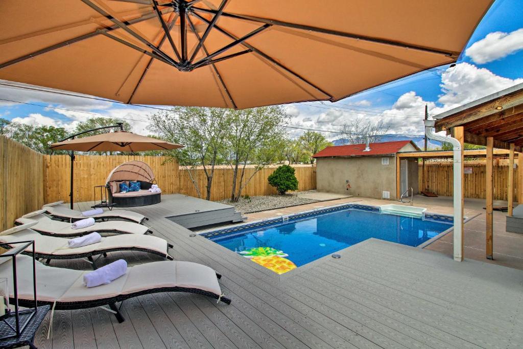 Luxury Albuquerque Home With Pool, Deck, And Hot Tub! - Albuquerque