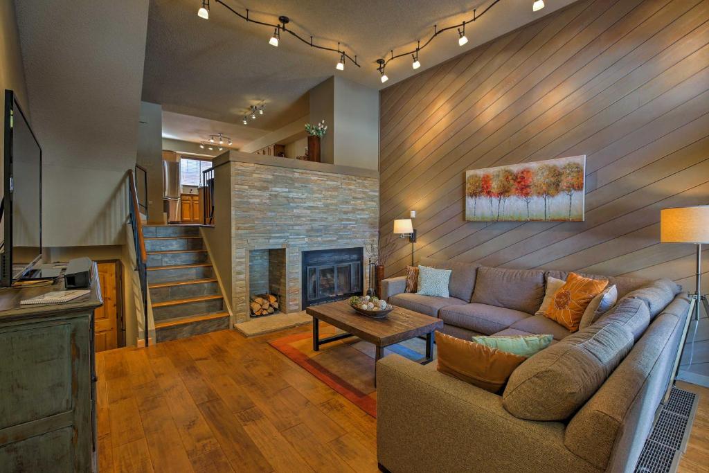 Breck Ski-in Townhome - Walk To Main St And Lifts! - Breckenridge, CO