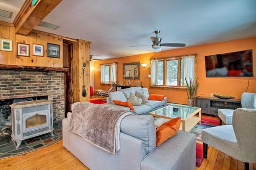 Rock River, Dummerston airbnb, hotels and vacation rentals