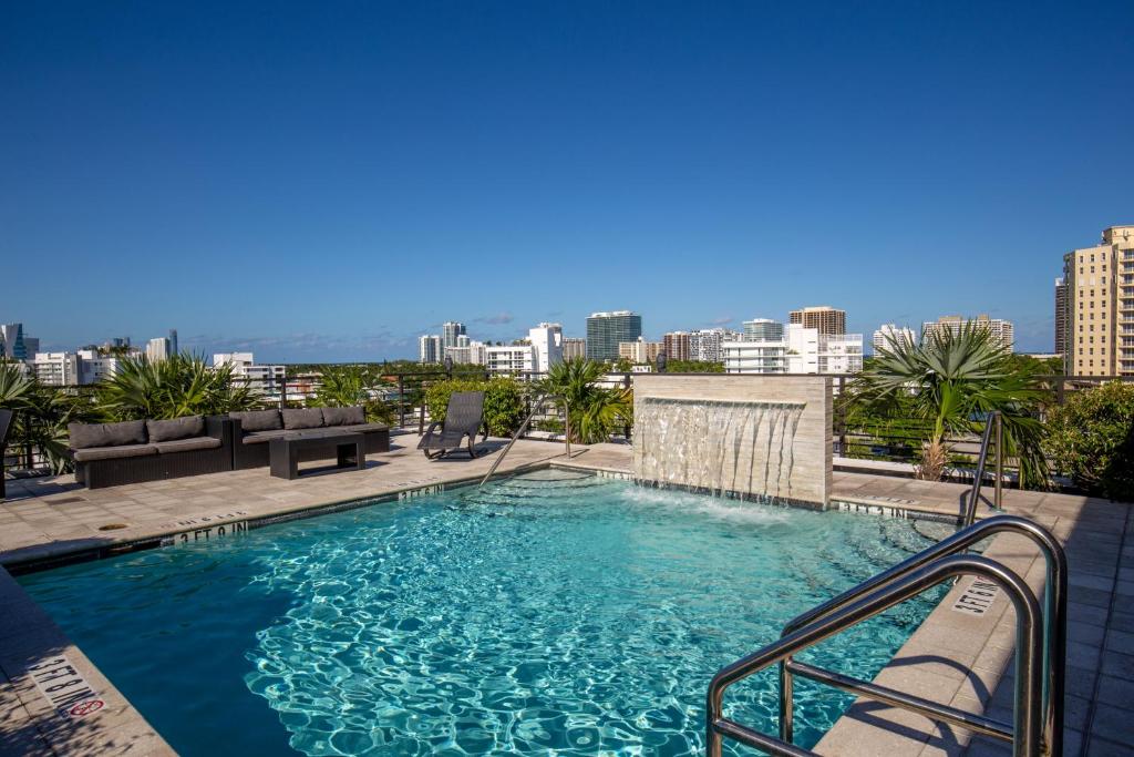 Moderno Residences By Bay Breeze - Florida