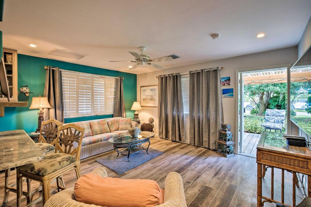 Updated Naples Cottage - Near Beaches And Golfing! - Naples, FL