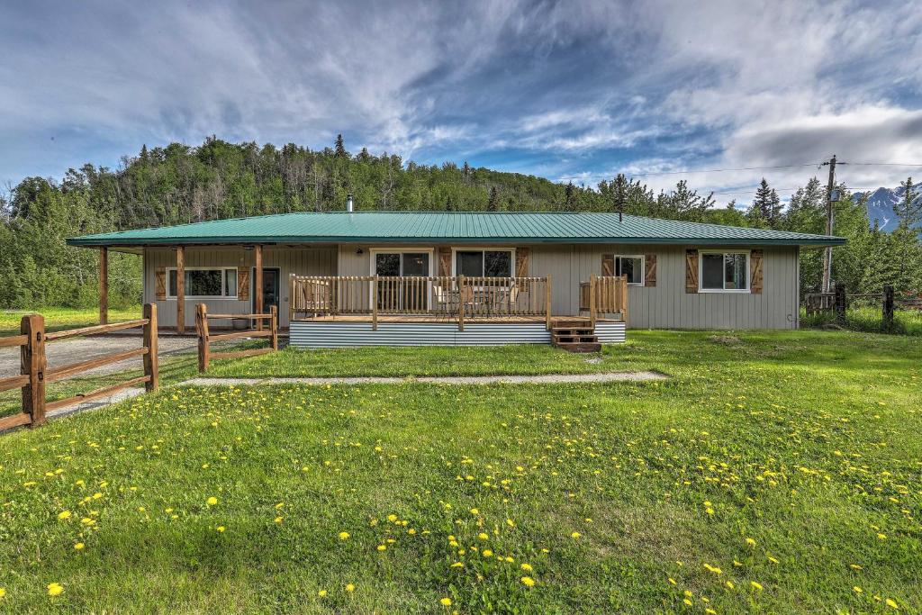 Palmer Home With Deck, Yard And Mountain Views - Alaska