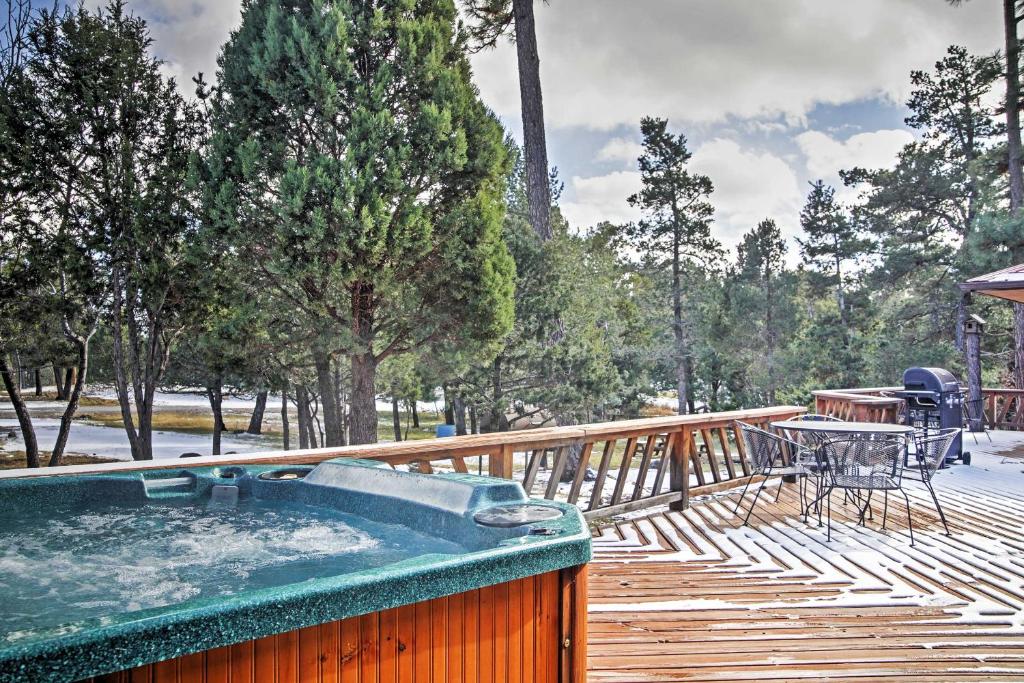Rustic Alto Cabin With Hot Tub, Deck And Fireplace! - Ruidoso, NM