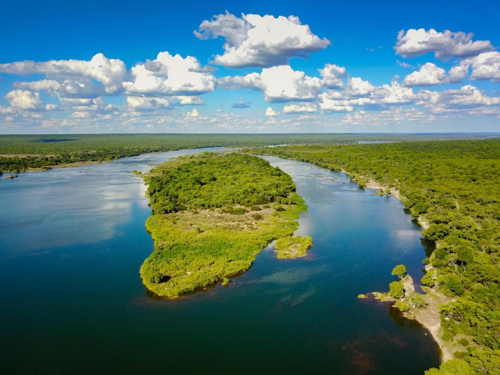 Tsowa Safari Island - Zimbabwe