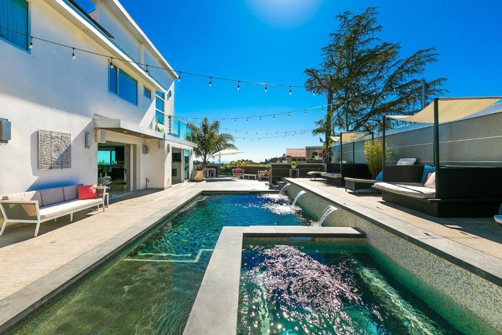 Villa Genesis-hollywood Estate With Stunning Views - Los Angeles, CA