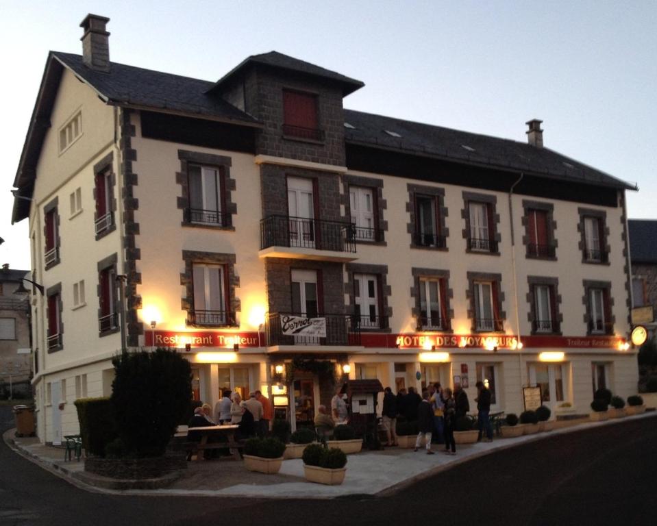 Hôtel Des Voyageurs - La Tour-d'Auvergne