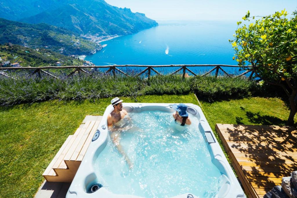 Sea View Villa in Ravello with lemon pergola, gardens and jacuzzi - Ideal for elopements - Ravello