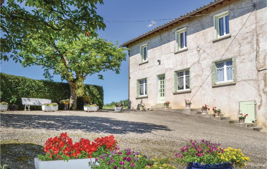Amazing Home In Durfort Capelette With 2 Bedrooms And Wifi - Tarn-et-Garonne