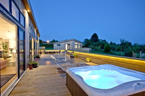 Cheddar Villas and Holiday homes Best Deals on cozycozy