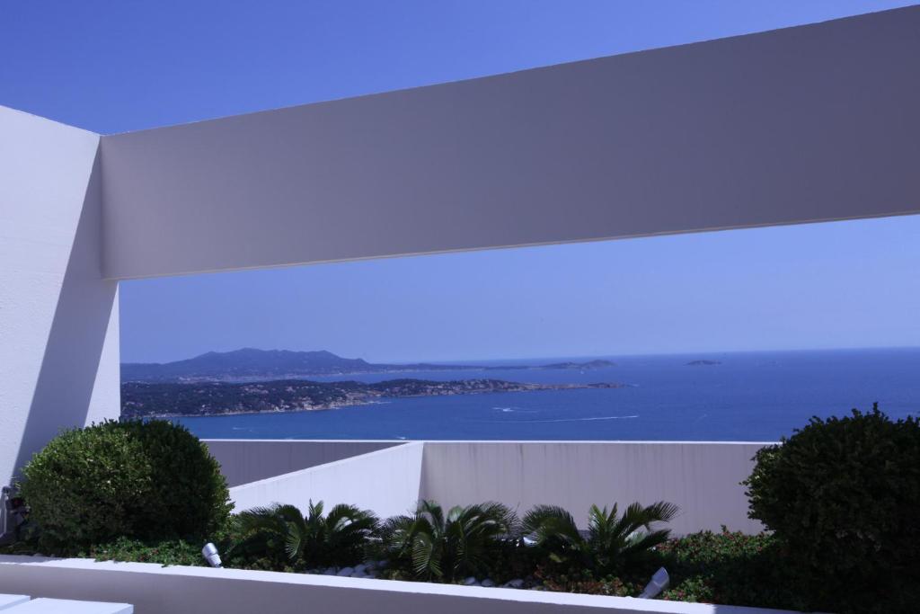 Design Apartment - Pool, Large Terrace And Panoramic Views Of Mediterranean - France