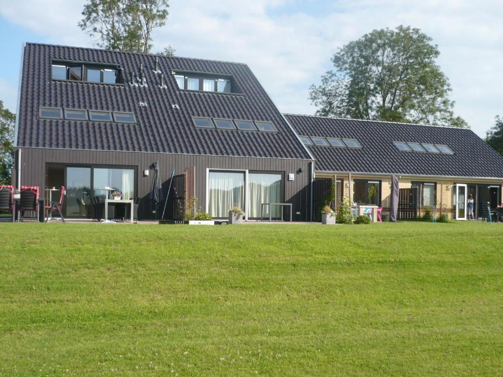 Elegant Holiday Home With Sauna In Langweer - Pays-Bas