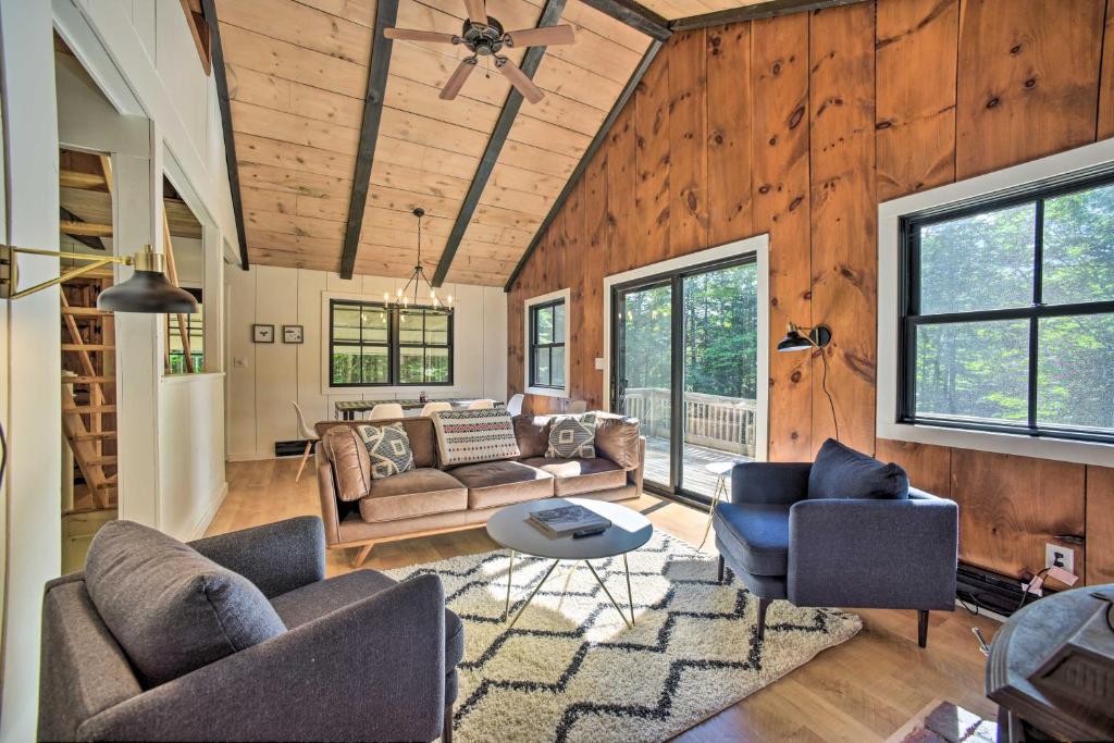 Sleek Cabin With Deck, 8 Miles To Mount Snow And Hikes - Vermont