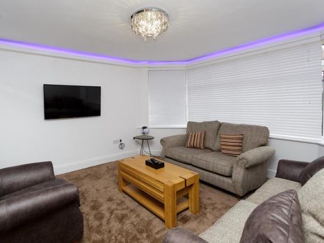 1019 Leeds Short Term and Weekly Rentals cozycozy