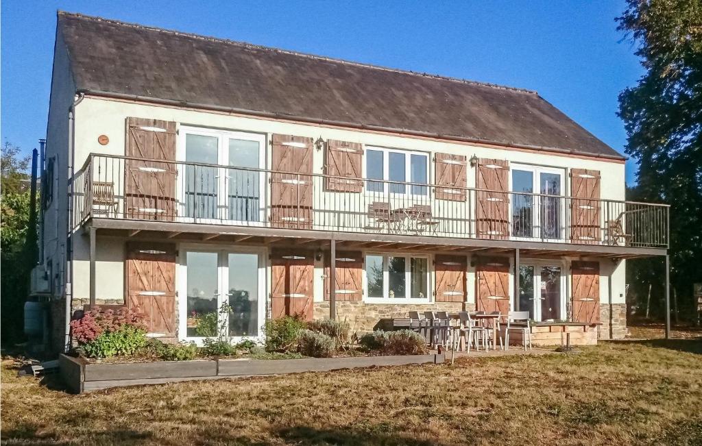Awesome Home In Saint-pierre-sur-orth With 4 Bedrooms - Mayenne