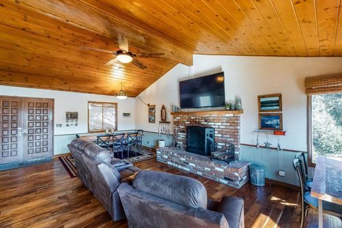 Lake Gregory Regional Park Vacation Rentals and Airbnb cozycozy