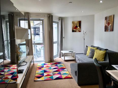 1986 Bristol Short Term and Weekly Rentals cozycozy