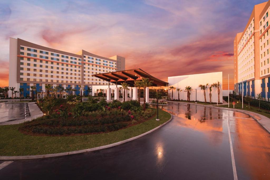 Universal’s Endless Summer Resort – Dockside Inn And Suites - Orlando