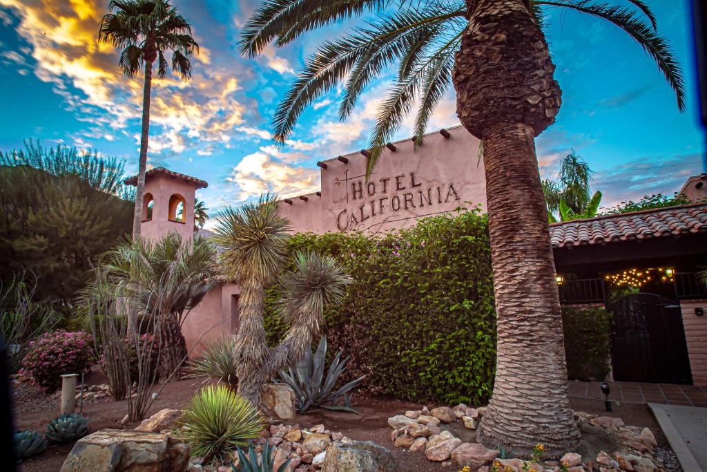 Hotel California - Palm Springs, CA