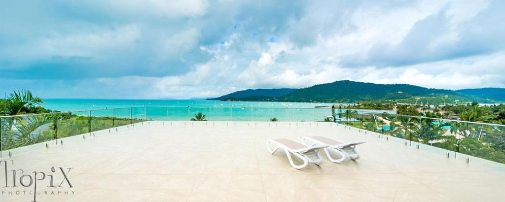 Luxury 4 Bedroom, 4 Bathroom Apartment In Central Airlie With The Best Ocean - Airlie Beach