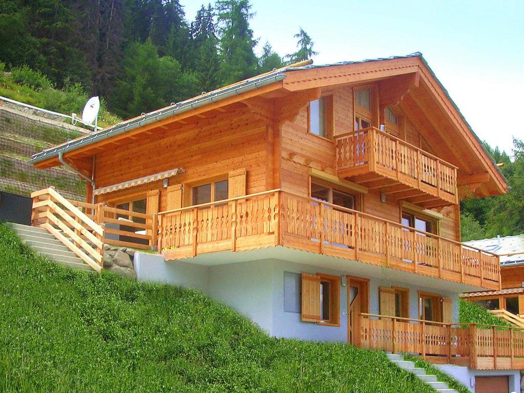 A Luxurious 12 Person Chalet With Superb View - Suisse
