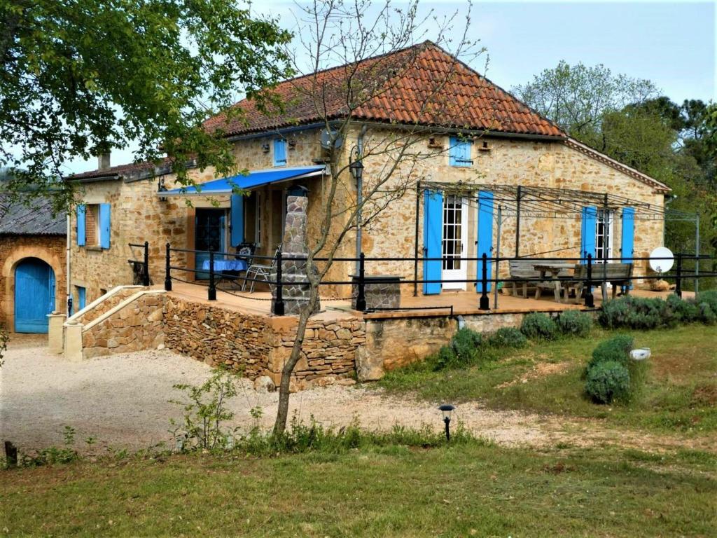 Authentic Holiday Home In Puy L Ev Que With Swimming Pool - Lot