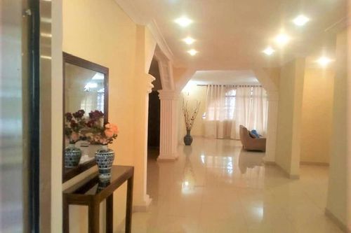 Comfort Zone, Washer, HotWater, AC and WiFi - Sierra Leone