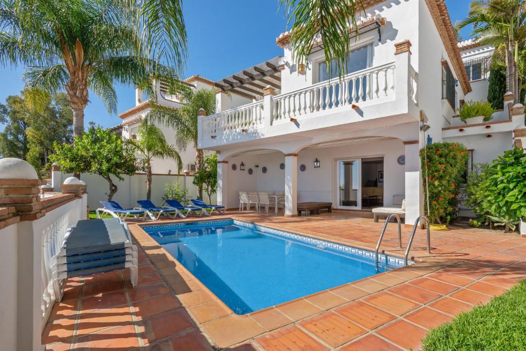 4 Bedrooms House At Almunecar 400 M Away From The Beach With Sea View Private Pool And Furnished Terrace - Almuñécar